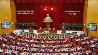 Comunicat de presă din prima zi a celei de-a doua Plenare a Comitetului Central al 14-lea.