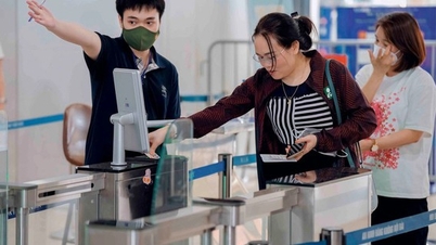 Hanói: Más de 5,7 millones de pasajeros del metro utilizan datos biométricos y VNeID.
