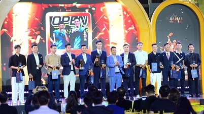 Ly Hoang Namot és Sophia Phuong Anhot kitüntették a 2025-ös vietnami pickleball-díjátadón.
