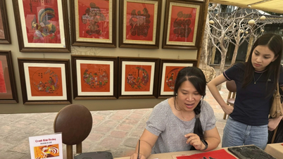 Ho Van Lake has become an artistic meeting place for the new generation of creatives.