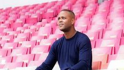 Patrick Kluivert, Endonezya milli takımından ayrıldıktan sonra bile "teknik direktörlük koltuğuna" olan tutkusunun hala devam ettiğini açıkladı.