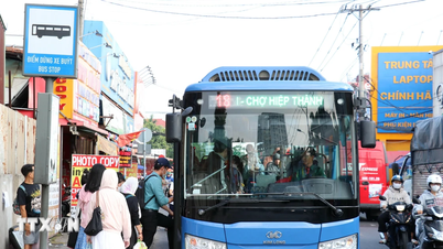 Ho Chi Minh-staden: Kollektivtrafiken blir alltmer populär bland bränsleprisfluktuationer.