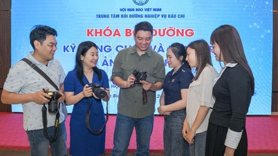 Opening ceremony for the training course on journalistic photography and photo editing skills.
