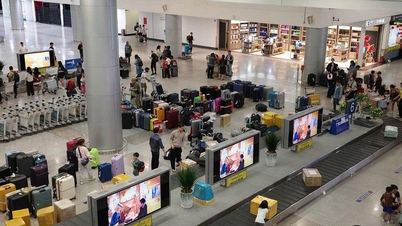 As passagens aéreas internacionais estão disparando, e os viajantes estão preocupados com o aumento dos preços das excursões.