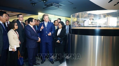 Ministerpräsident Pham Minh Chinh besucht die Leitstelle der Moskauer Metro.
