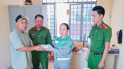 Nhặt được gần 100 triệu, nữ lao công trả lại người mất