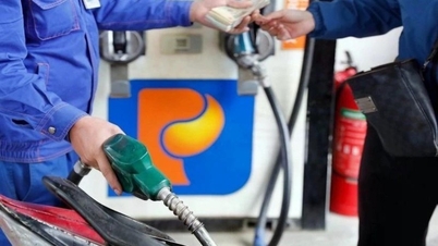 Reducing environmental protection tax on gasoline and diesel: An urgent fiscal solution to cool down domestic prices.