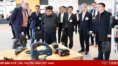 Vice premiärminister Nguyen Chi Dung besöker Bosch-gruppen.