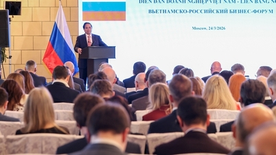 El Primer Ministro Pham Minh Chinh asiste al Foro Empresarial Vietnam-Rusia.
