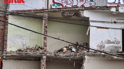 Εικόνες «εξαιρετικά λεπτών, εξαιρετικά παραμορφωμένων» σπιτιών κατά μήκος της Περιφερειακής Οδού 1.