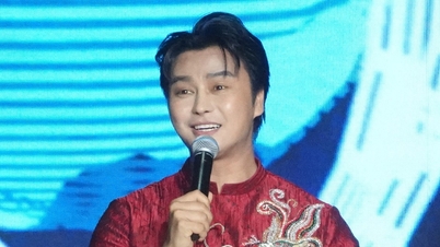 Vo Minh Lam sente orgulho de ter cantado em homenagem a Phan Chau Trinh.