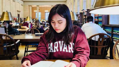En 25 år gammel vietnamesisk kvinne mottar opptaksbrev fra både Harvard og Oxford.