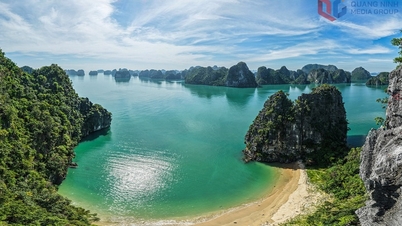 Las "lunas crecientes" en medio de la maravilla de la bahía de Ha Long.