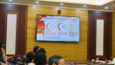 المؤتمر التدريبي حول موضوع "تطبيق دليل عضو الحزب الإلكتروني على أنشطة لجنة الحزب في متحف هو تشي منه"
