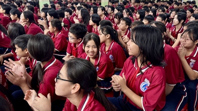 A cidade de Ho Chi Minh reforça a coleta de dados; a matrícula no ensino fundamental será feita inteiramente online.