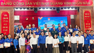 เจ้าหน้าที่สหภาพเยาวชนที่โดดเด่นจำนวน 32 คน ได้รับรางวัล "ดาวเด่นประจำเดือนมีนาคม"