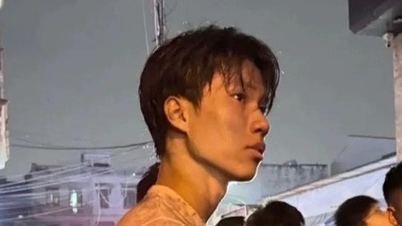 사람들을 구하기 위해 불길 속으로 뛰어든 남학생은 하노이 과학기술대학교의 수석 학생입니다.