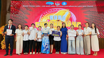 Kesatuan Belia Kolej Pelancongan Nha Trang meraikan ulang tahun ke-95 penubuhan Kesatuan Belia.