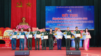 បញ្ជាការដ្ឋានយោធាខេត្តក្វាងនិញ ប្រារព្ធខួបលើកទី ៩៥ នៃការបង្កើតសហភាពយុវជនកុម្មុយនិស្តហូជីមិញ។