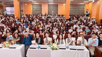 Các hoa hậu, nghệ sĩ lan tỏa tri thức và khát vọng tại Hành trình từ trái tim