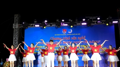 Comuna de Dan Phuong: O programa cultural "Juventude Marchando Firmemente Sob a Bandeira do Partido" é único e significativo.