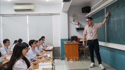 छात्र सरकारी हाई स्कूलों में प्रवेश परीक्षा से पहले पढ़ाई पर अपना ध्यान केंद्रित कर रहे हैं।