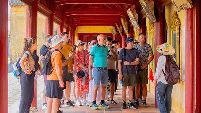El 26 de marzo, los turistas acudieron en masa a la Ciudadela Imperial de Hue.