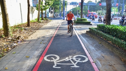 Dengan meluaskan lorong basikal, Bandar Raya Ho Chi Minh memperkukuh sambungan metro dan bas, dan menghalang pencerobohan lorong.