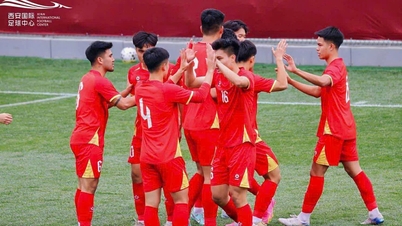 L'entraîneur Dinh Hong Vinh fait l'éloge des joueurs exceptionnels de l'équipe vietnamienne des moins de 23 ans ; parviendront-ils à battre la Thaïlande ?