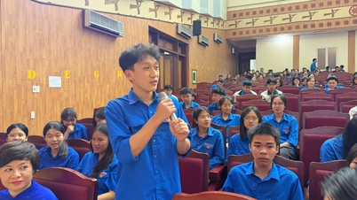 ສະພາຄະນະກຳມະການປະຊາຊົນແຂວງໄດ້ຈັດງານ “ຄືນຮູບເງົາ: ການເດີນທາງໃນໄວໜຸ່ມຂອງລຸງໂຮ່” - ໜັງສືພິມອອນໄລນ໌ ກາວບັ່ງ.