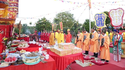 La ceremonia de adoración al cielo de 200 años de antigüedad en Quang Ngai: una hermosa característica cultural de la antigua tierra de Thu Pho.
