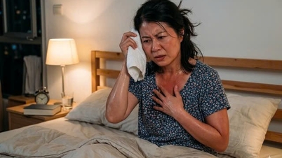 5 moduri de a ajuta femeile să gestioneze bufeurile în timpul menopauzei.