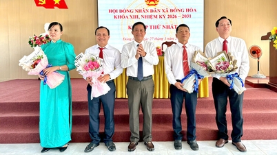 Mr. Truong Minh Dieu was re-elected as Chairman of the People's Council of Dong Hoa commune.
