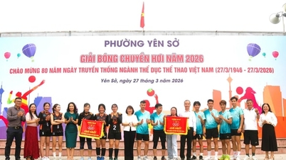 Yen So awards prizes for amateur volleyball, spreading the mass sports movement.