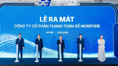 Zastępca gubernatora Nguyen Ngoc Canh wziął udział w wydarzeniu inauguracyjnym spółki akcyjnej MobiFone Digital Payment Joint Stock Company.