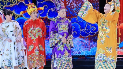 ក្រុម​តួ​សម្តែង​នៃ​កម្មវិធី​កំប្លែង​បុណ្យ​តេត​បាន​បង្ហាញ​ខ្លួន​យ៉ាង​គួរ​ឲ្យ​ភ្ញាក់ផ្អើល​នៅ​ក្នុង​កម្មវិធី "The March Rendezvous"។