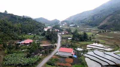 Harnessing the power of the people to open up transportation routes in mountainous areas.