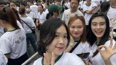 អត្តពលិកជាង ៣០០ នាក់បានចូលរួមក្នុងការប្រកួត pickleball ដើម្បីរំលឹកខួបលើកទី ៨០ នៃទិវាកីឡាវៀតណាម។