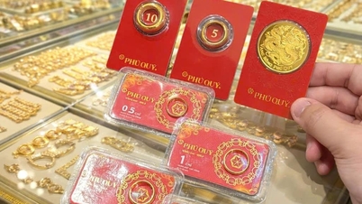 O preço do ouro em SJC ultrapassa 172 milhões de VND por tael.