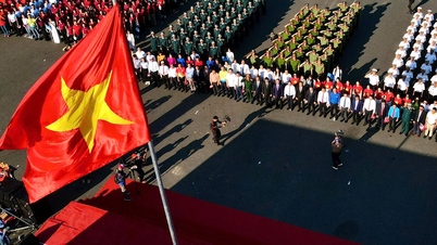 The sacred flag-raising ceremony at the Gac Ma Martyrs Memorial.