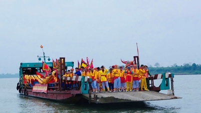 Le festival Chu Dong Tu - Tien Dung de 2026 a attiré un grand nombre de locaux et de touristes venus de partout.