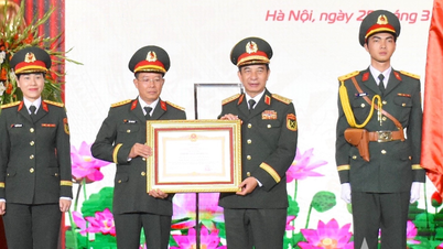 Generalul Phan Van Giang a participat la ceremonia de comemorare a zilei de fondare și de primire a titlului de Erou al Muncii pentru Corporația Internațională de Investiții Viettel.