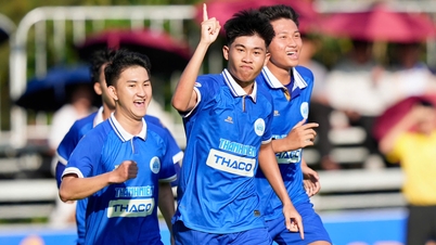 L'université de Nha Trang remporte une victoire palpitante lors de la première journée du Tournoi international de football des jeunes et des étudiants 2026.