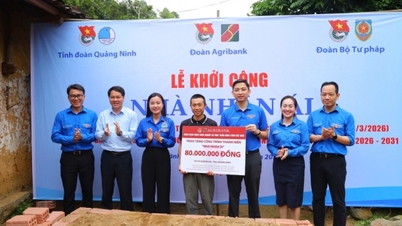 « Voyage à la frontière de la patrie » dans la commune de Hoanh Mo