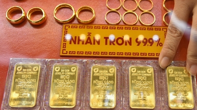 Harga emas batangan SJC telah 30 juta VND/ounce lebih tinggi dari harga emas dunia selama seminggu terakhir.