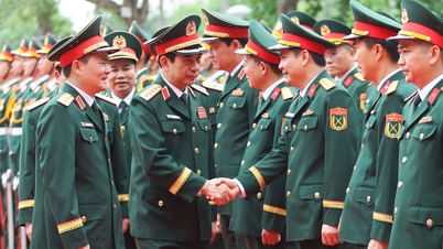 Général Phan Van Giang : Viettel doit maîtriser les technologies stratégiques et les technologies de base.