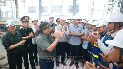Prim-ministrul inspectează și îndeamnă la construirea proiectului Aeroportului Internațional Long Thanh.