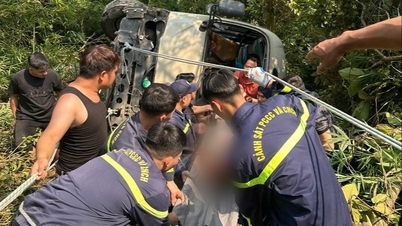 Phu Tho eyaletinin Tam Dao bölgesinde 29 kişilik bir otobüs uçuruma yuvarlandı.