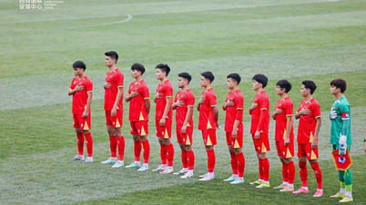 „Turnul” de 1,96 m a suferit o accidentare după ce s-a împiedicat, meciul Vietnam U23 vs. China U23 rămânând deschis.