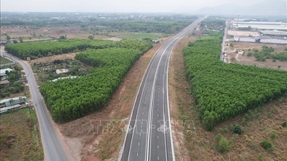Åpningen av over 18 km av motorveien Bien Hoa - Vung Tau er utsatt til april.